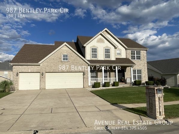 987 Bentley Park Cir