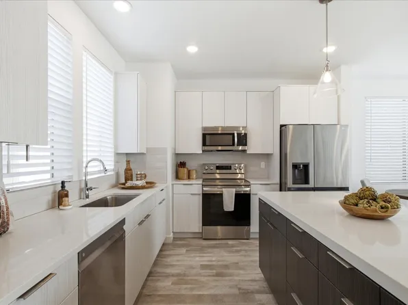 11264 S Holly Springs Dr, South Jordan, UT 84009