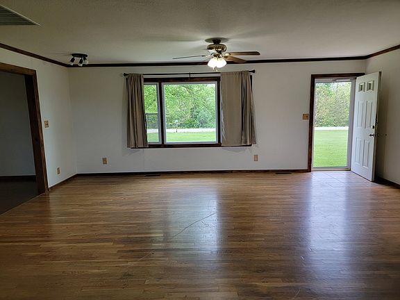 3rd image of 23251 Jupiter Ave