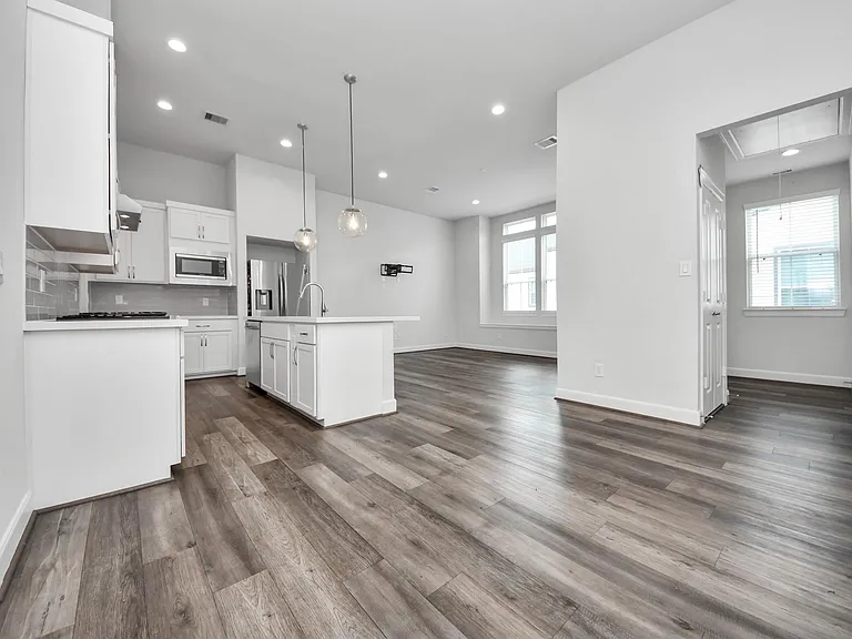 9577 Neuens Rd #B — Photo 13