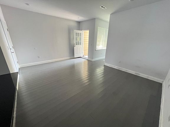 3rd image of 630 N 13th St #4
