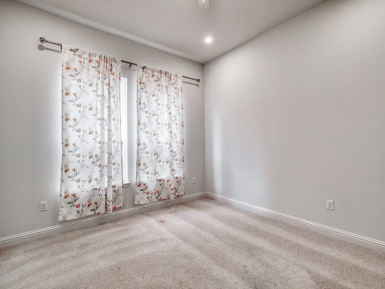 14921 Iveans Way — Photo 16