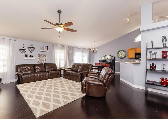 Great Room with Vaulted Ceiling