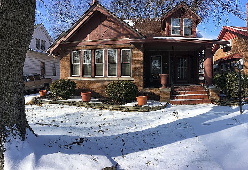 1st image of 2405 N Linn St