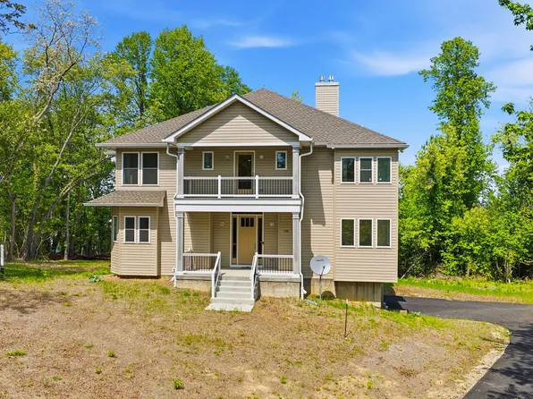 5116 Shore Dr, Huntingtown, MD 20639