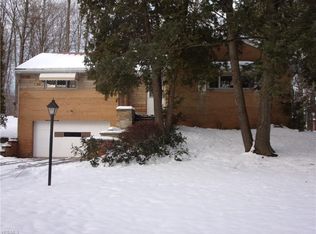 6725 Wallings Rd, Brecksville, OH 44141