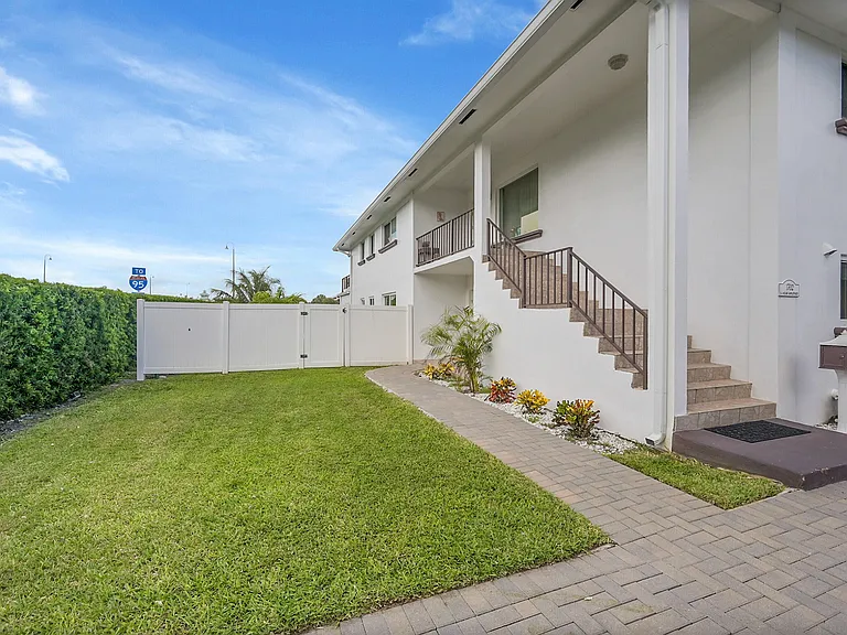 1702 S Ocean Blvd #1 — Photo 4