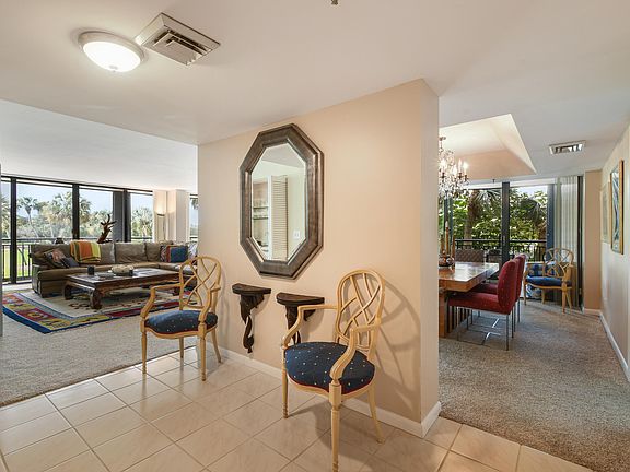 3rd image of 2427 Presidential Way APT 201