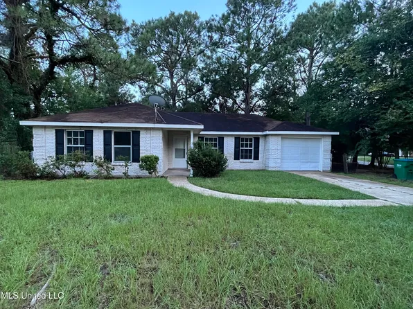 2619 Camino Grande St, Gautier, MS 39553