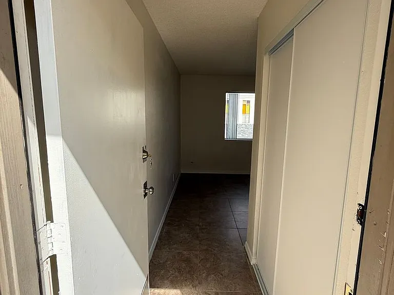 Apartment Building in North Park — Photo 22