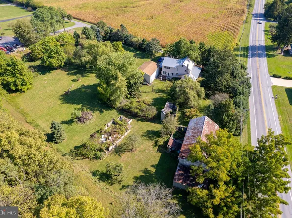 1126 W Trindle Rd, Mechanicsburg, PA 17055