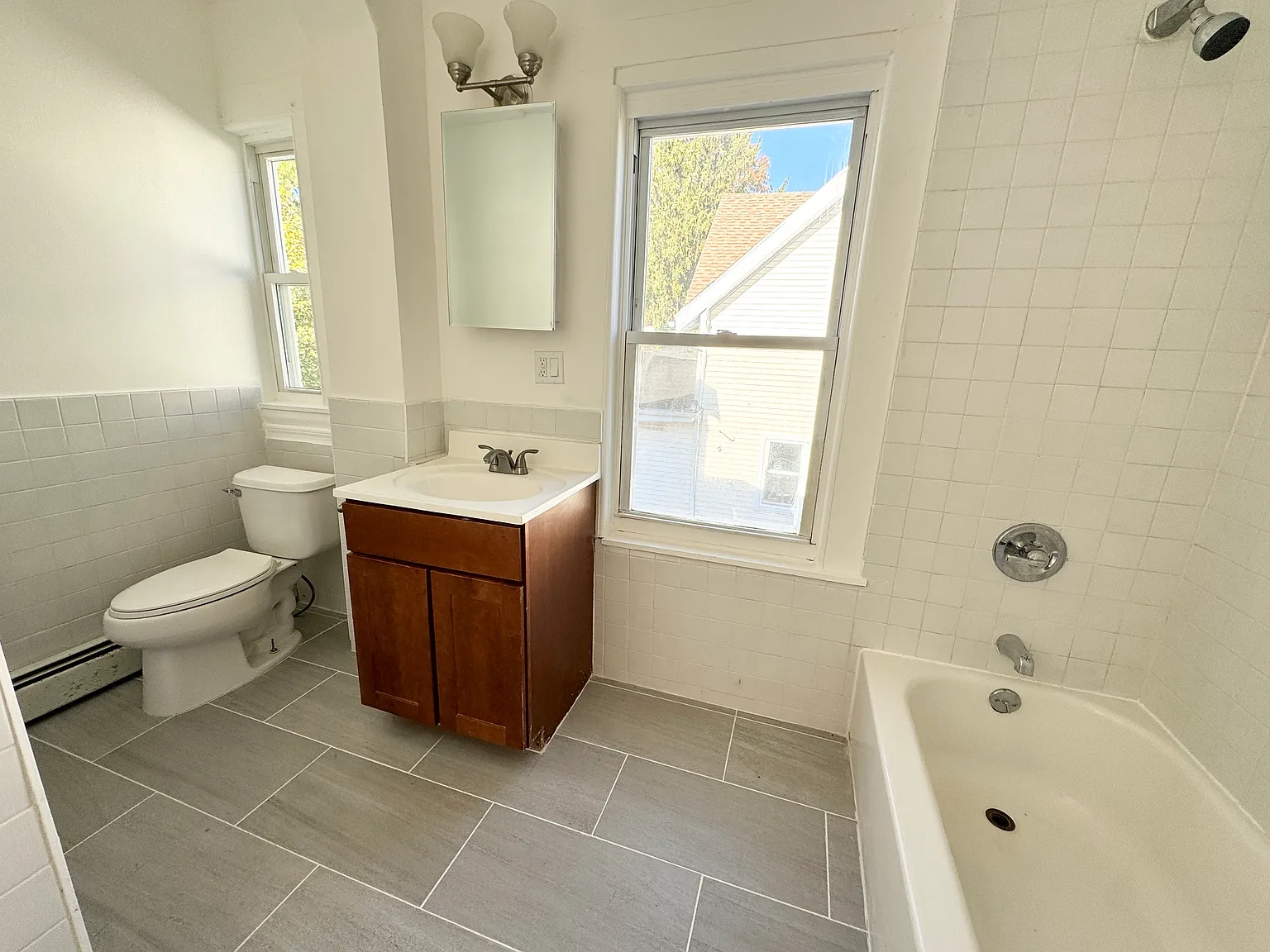 2 bed, 840 sqft, $2,700 — Photo 2