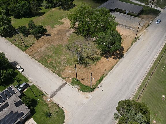 2nd image of 701 Fair Ave