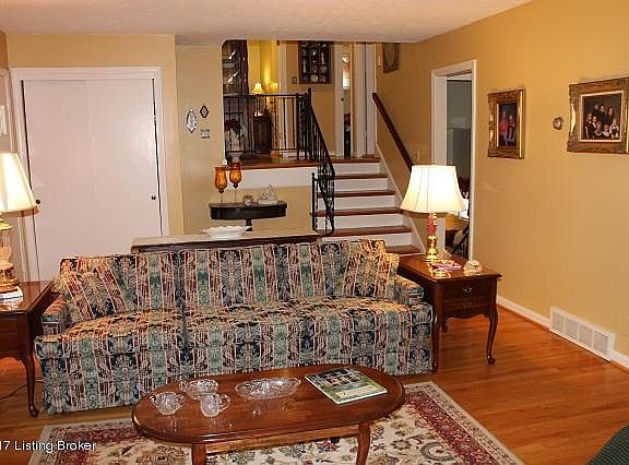 4th image of 3141 Hunsinger Ln
