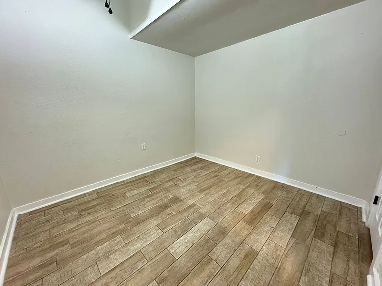 2316 Andover Dr — Photo 31