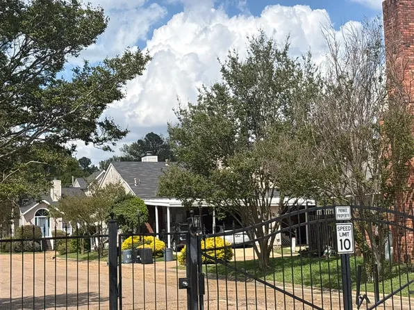 33 McLain Ct, Jackson, MS 39211