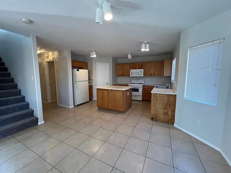 12410 W Pershing St — Photo 5