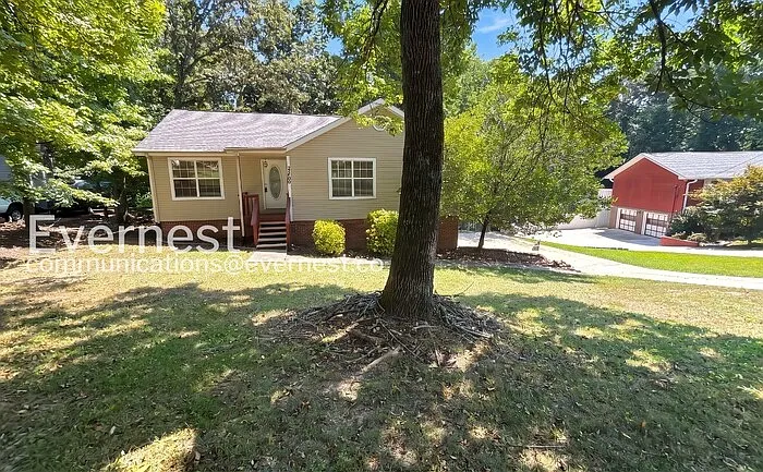 3 bed, 2.0 bath, 1669 sqft, $1,895 — Photo 1