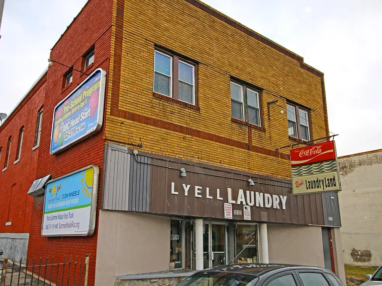 512 Lyell Ave #1 — Photo 1