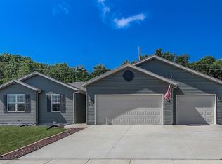 837 Stonefield Dr, Edgerton, WI 53534