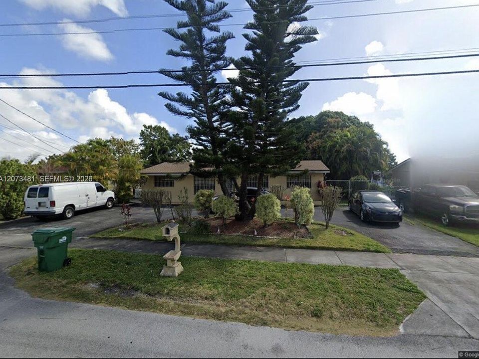 1st image of 4621 SW 104th Ct
