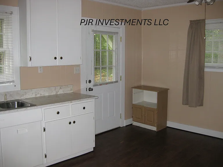124 Hardy St — Photo 16