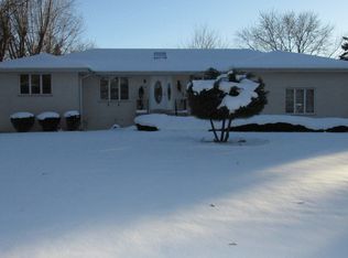 126 Raven Ln, Bloomingdale, IL 60108