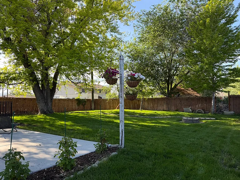 1054 N 500 W — Photo 31