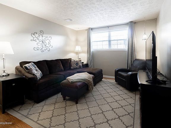 5th image of 101 Algiers Ct APT 4