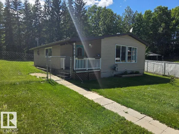1618 Marine Cres, West Cove, AB T0E 0A2