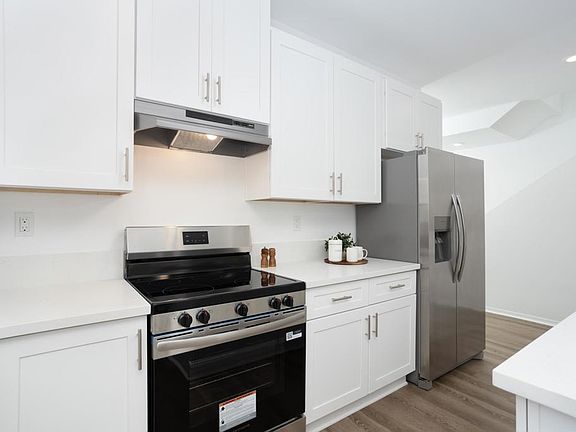 3rd image of 4984 Ocean View Blvd