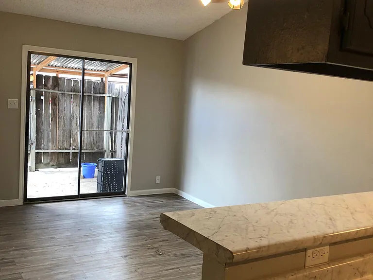 212 Versailles St — Photo 12