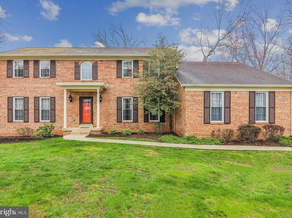 12453 Surrey Circle Dr, Fort Washington, MD 20744