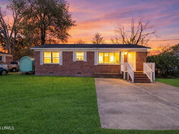 2813 4th St, Beaufort, SC 29902