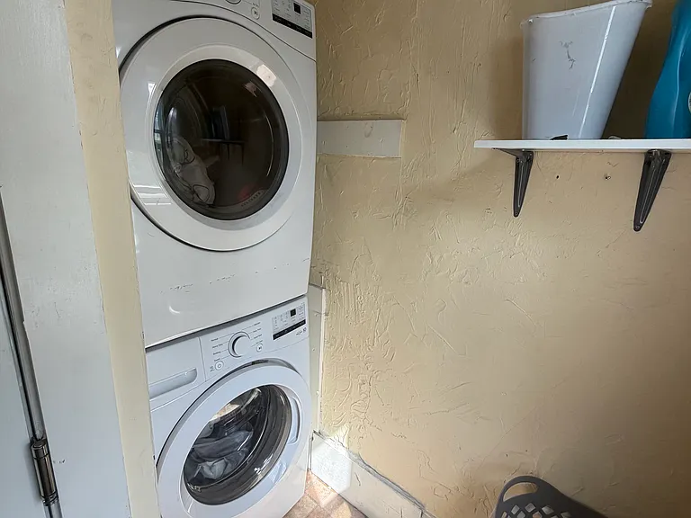 laundry in unit, off the kitchen