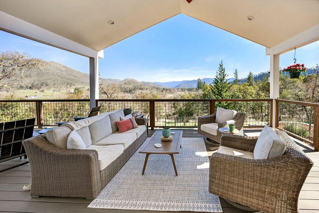 145 Lomas Rd, Jacksonville, OR, Jacksonville