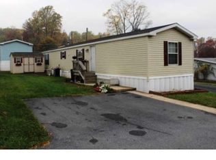 5 Locustwood Dr, Reinholds, PA 17569