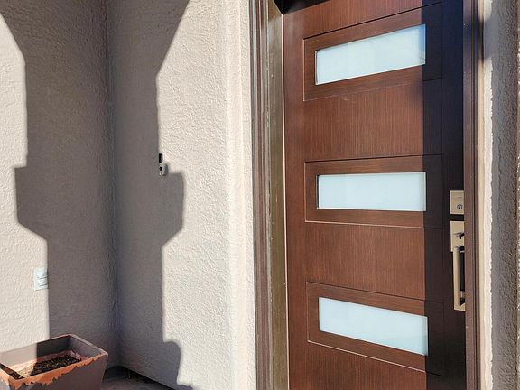 4th image of 3324 Blue Earth Ln