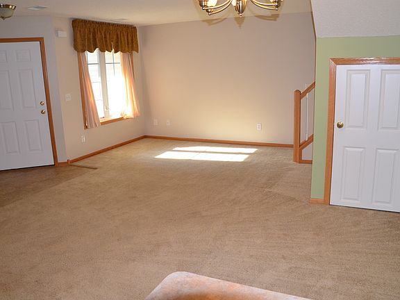 5th image of 1544 Praha St SE