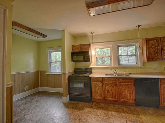 4th image of 525 Fernwood Dr