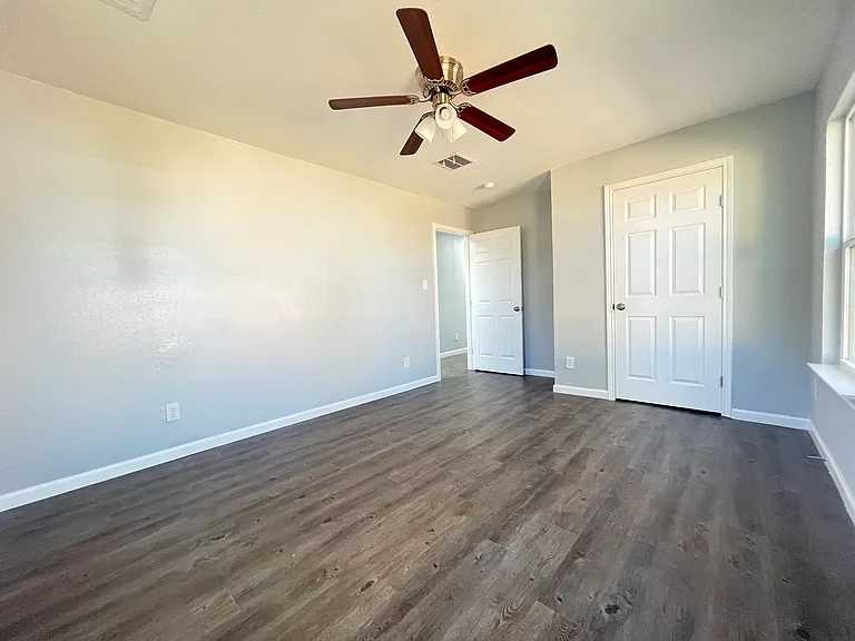 105 Chico St — Photo 10