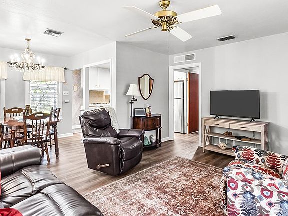 3rd image of 814 Rossi Dr