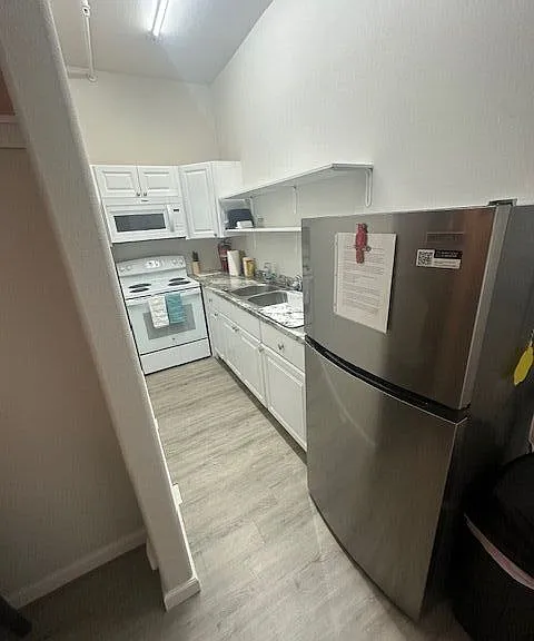 702 S 48th Ave — Photo 14
