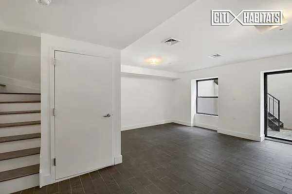 Sold by Citi Habitats | media 34