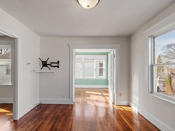 Living Room into Sun Room