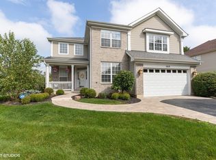 1818 S Waxwing Ln, Libertyville, IL