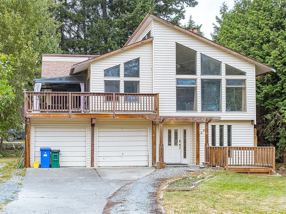 1st image of 2299 Macfarlane Cres