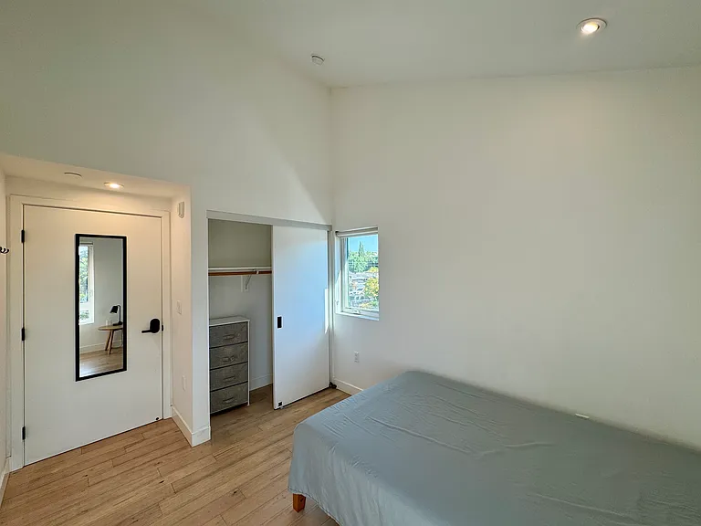 5055 Lincoln Ave — Photo 13