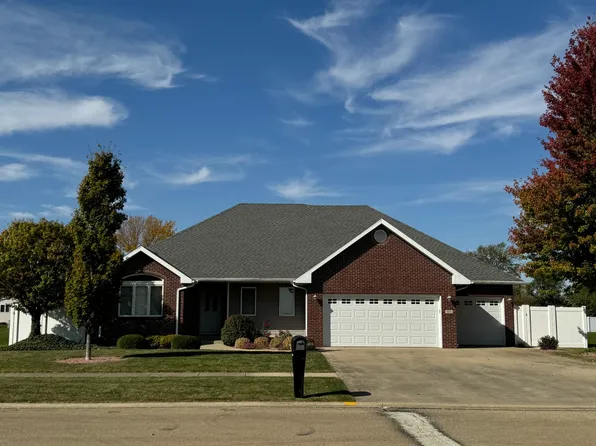 453 E Kay St, Herscher, IL 60941