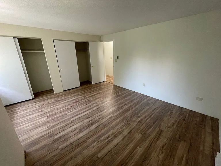 491 W Central St #B11 — Photo 14